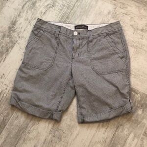 Ladies Eddie Bauer Striped Shorts, Size 6